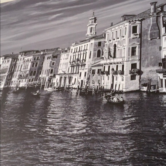 Meet your Posher, Nadia - Picture 1 of 1